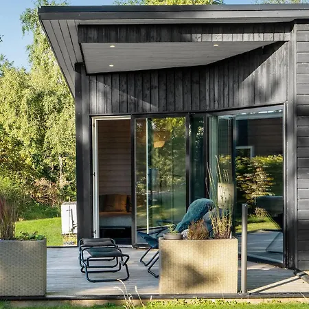 Three-bedroom In Holiday home *