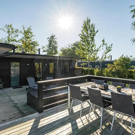 Three-bedroom In Holiday home