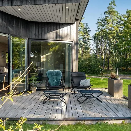 Three-bedroom In Holiday home *