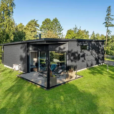 Holiday home Three-bedroom In