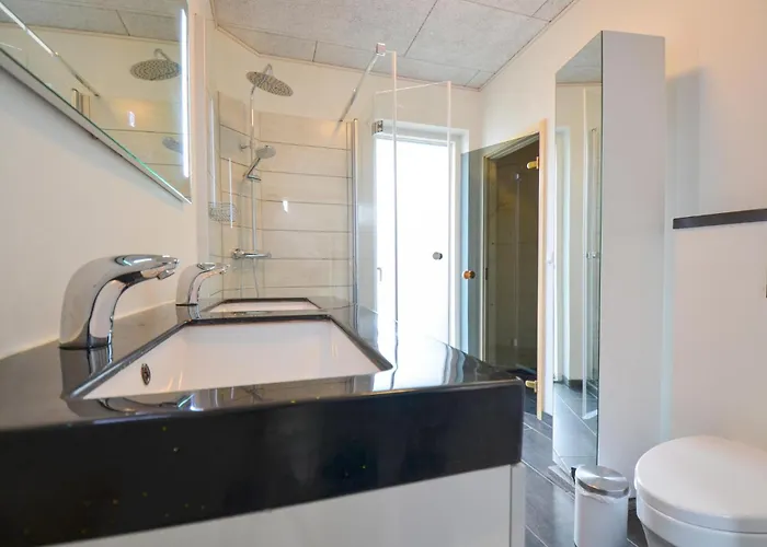 Three-bedroom In Feriehus Ebeltoft