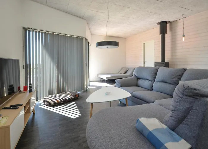 Feriehus Three-bedroom In